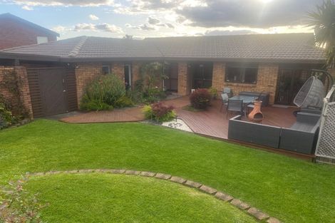 Photo of property in 37 Pigeon Mountain Road, Half Moon Bay, Auckland, 2012