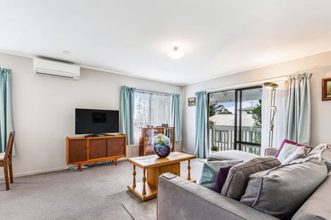 Photo of property in 2/6 Helena Street, Massey, Auckland, 0614