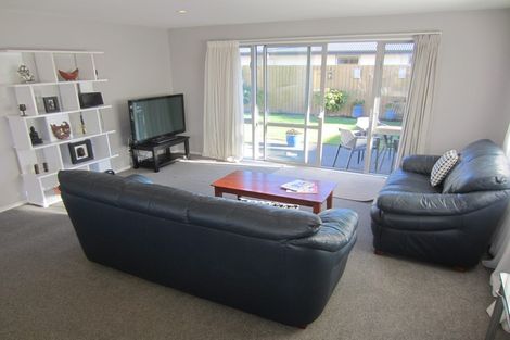 Photo of property in 11 Saint Adela Place, Woolston, Christchurch, 8062