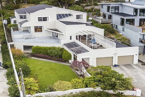 Photo of property in 32 Paremata Crescent, Paremata, Porirua, 5024