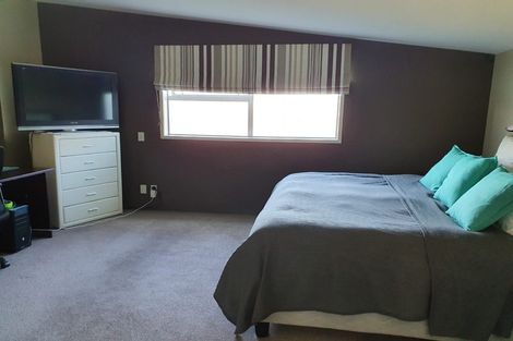 Photo of property in 88a Kirton Drive, Riverstone Terraces, Upper Hutt, 5018