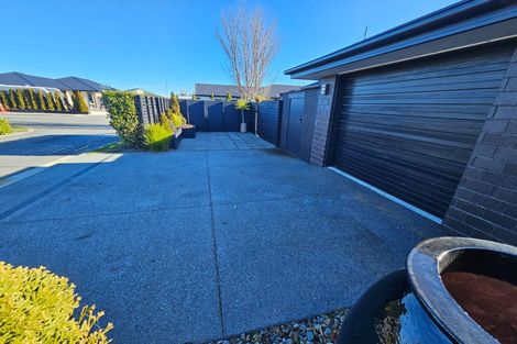 Photo of property in 32 Whakatipu Street, Pegasus, 7612