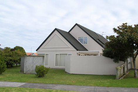 Photo of property in 2 Uldale Place, Northpark, Auckland, 2013