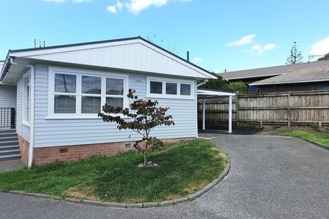 Photo of property in 1/21 Tiri Tiri Road, Birkdale, Auckland, 0626