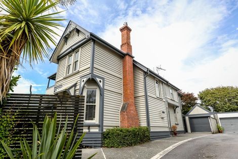 Photo of property in 17 Vivian Street, New Plymouth, 4310
