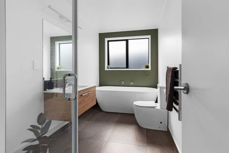 Photo of property in 29 Empire Crescent, Papamoa, 3118