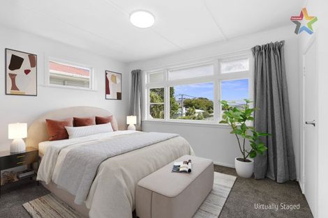 Photo of property in 5 Balmain Street, Newlands, Wellington, 6037