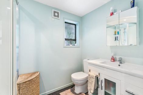 Photo of property in 25 Waiora Road, Stanmore Bay, Whangaparaoa, 0932