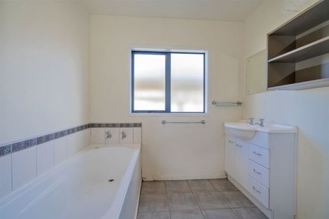 Photo of property in 34 Cholmondeley Crescent, Whitianga, 3510