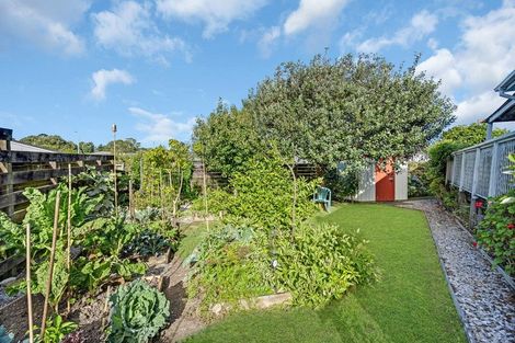 Photo of property in 3 Hamilton Drive, Waiuku, 2123