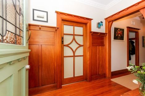 Photo of property in 5 Holsworthy Road, Lower Vogeltown, New Plymouth, 4310