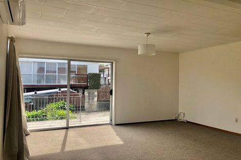 Photo of property in 4a Lavery Place, Sunnynook, Auckland, 0632