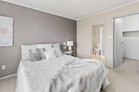 Photo of property in 5 Boston Parade, Kelvin Grove, Palmerston North, 4414