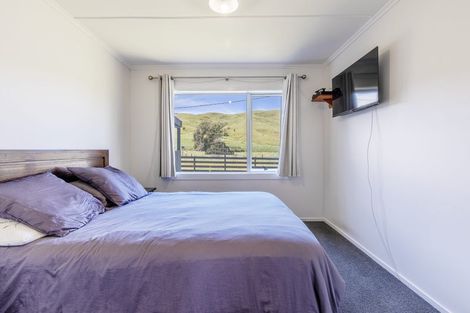 Photo of property in 20 Blake Street, Porangahau, 4293