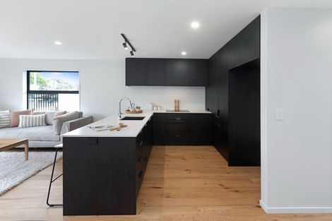 Photo of property in 2/117 Hills Road, Edgeware, Christchurch, 8013