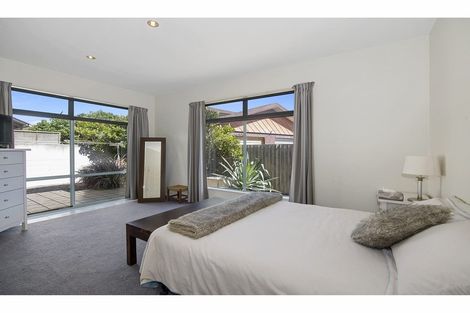 Photo of property in 191 Marine Parade, New Brighton, Christchurch, 8083