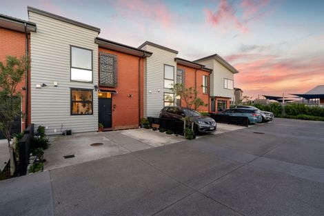 Photo of property in 7 Fermi Lane, Papakura, 2110