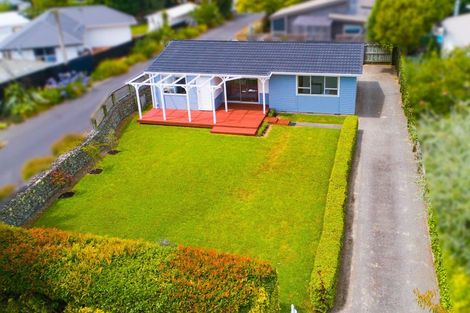 Photo of property in 23 Greenaway Road, Waikanae, 5036