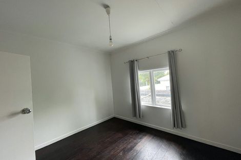 Photo of property in 155 Glenfield Road, Hillcrest, Auckland, 0626