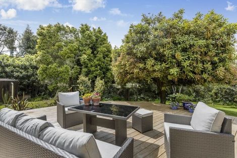 Photo of property in 19 Ngarahana Avenue, Paremoremo, Auckland, 0632