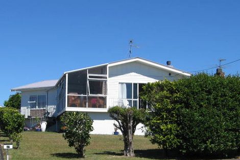 Photo of property in 17 Kokiri Street, Te Atatu South, Auckland, 0610