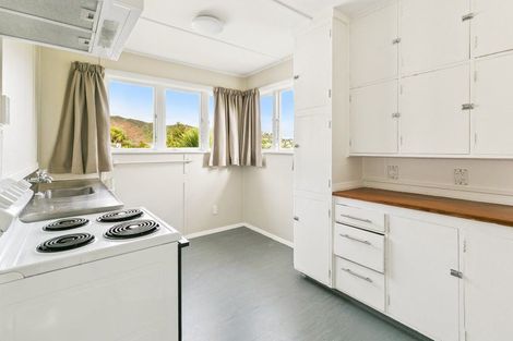 Photo of property in 42 Victory Avenue, Karori, Wellington, 6012