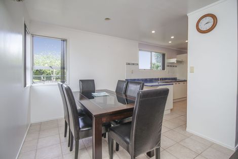 Photo of property in 34 Arlette Place, Massey, Auckland, 0614