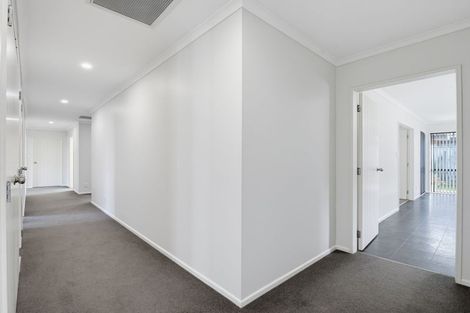 Photo of property in 72 Geneva Terrace, Kelvin Grove, Palmerston North, 4414