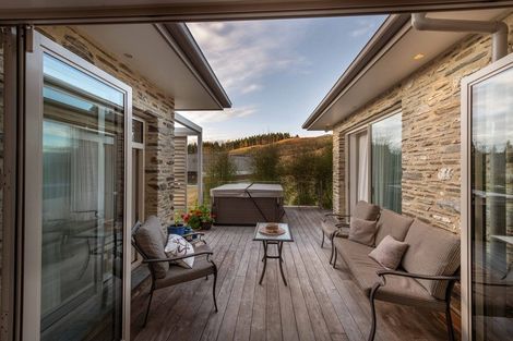 Photo of property in 11 Barclay Place, Wanaka, 9305