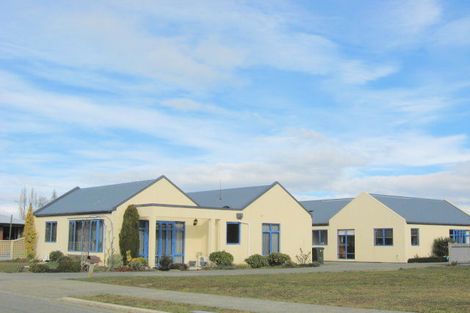 Photo of property in 5 Kepler Place, Te Anau, 9600