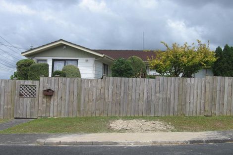 Photo of property in 1/2 Colin Wild Place, Glenfield, Auckland, 0629