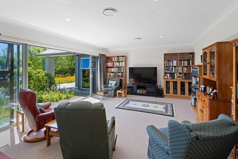 Photo of property in 10 Birdie Way, Martinborough, 5711