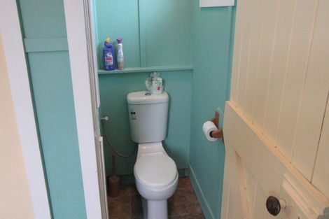 Photo of property in 22 Studholme Street, Waimate, 7924