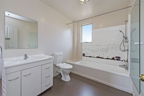 Photo of property in 6 Rosefield Lane, Northcote, Christchurch, 8052