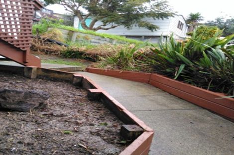 Photo of property in 1/12 Holiday Road, Stanmore Bay, Whangaparaoa, 0932