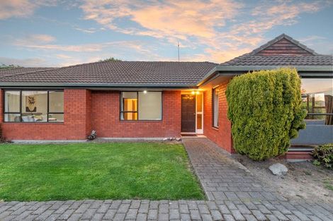 Photo of property in 118 Reynolds Avenue, Bishopdale, Christchurch, 8053
