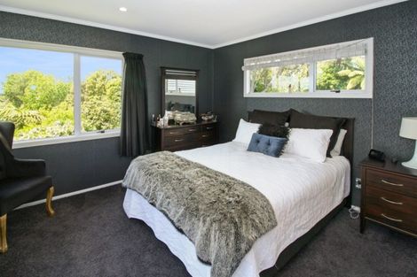 Photo of property in 409 Mangorei Road, Merrilands, New Plymouth, 4312