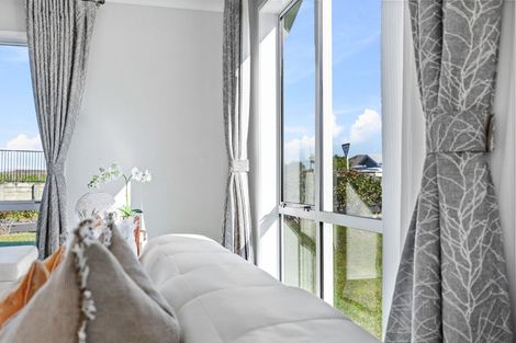 Photo of property in 5 Aro Mato Place, Huapai, Kumeu, 0810