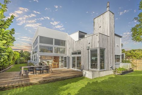 Photo of property in 5 Boardwalk Lane, Seatoun, Wellington, 6022