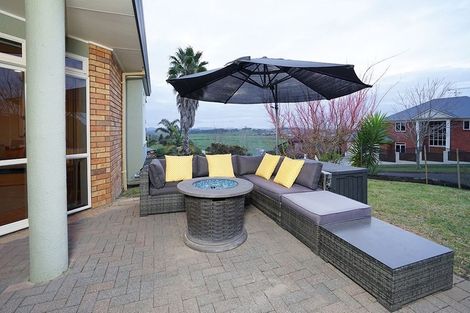 Photo of property in 52 Greenfield Drive, Western Heights, Hamilton, 3200