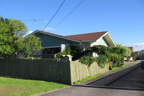 Photo of property in 2/34 Flanshaw Road, Te Atatu South, Auckland, 0610