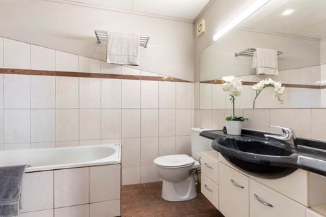 Photo of property in 2/11 Saint Georges Bay Road, Parnell, Auckland, 1052