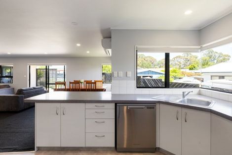 Photo of property in 70 Splitt Avenue, Glenview, Hamilton, 3206