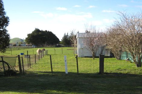 Photo of property in 10 Lake Street, Takapau, 4203