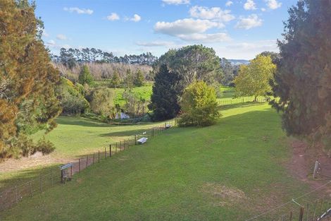 Photo of property in 370 Taupaki Road, Taupaki, Henderson, 0782