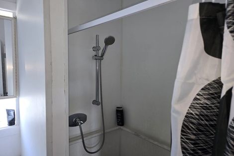 Photo of property in 25 Archibald Road, Kelston, Auckland, 0602