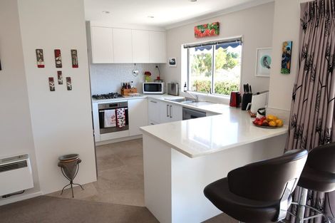 Photo of property in 36 Gillett Place, Botany Downs, Auckland, 2014