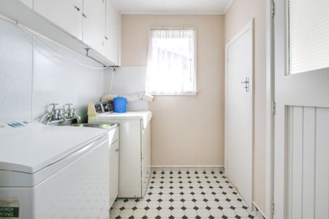 Photo of property in 14 Shackleton Street, Maraenui, Napier, 4110