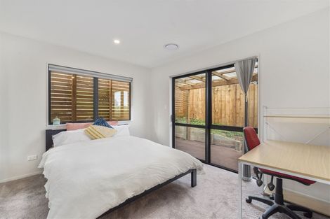 Photo of property in 2/8 Dallinghoe Crescent, Milford, Auckland, 0620