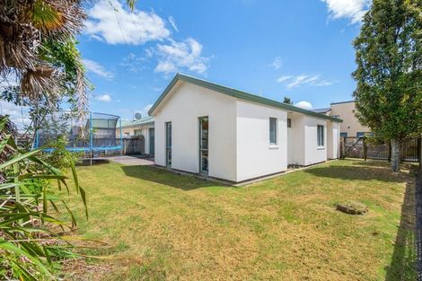 Photo of property in 2 Albizia Avenue, Henderson, Auckland, 0612